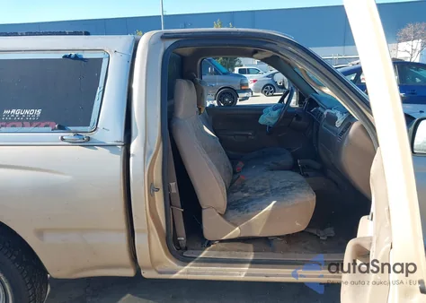 2001 Toyota Tacoma z USA, uszkodzony, nr VIN 5TENL42N31Z739653